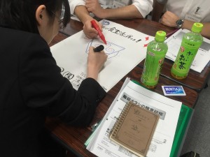 チラシ作成風景